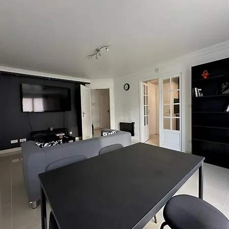 Appartement Confort A Louvres Proche Cdg Exterior foto